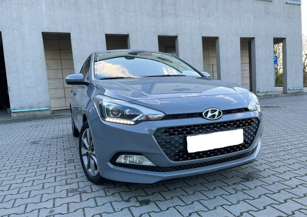 Hyundai i20 cena 35900 przebieg: 131000, rok produkcji 2015 z Stryków małe 497